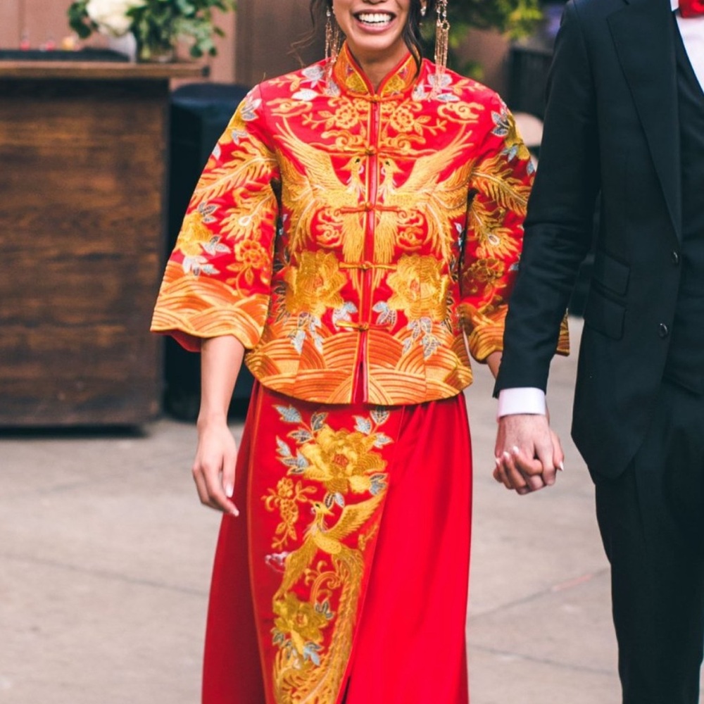 Elegant Red and Gold Traditional Outfit - Picture 3 of 3